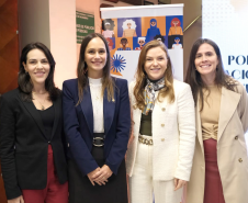 Evento realizado no Guairinha sobre a Política Nacional de Cuidados.
