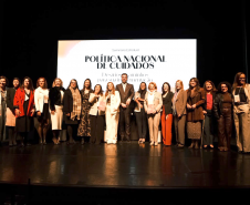 Evento realizado no Guairinha sobre a Política Nacional de Cuidados.