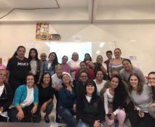 Alunos do curso “Defensores Populares de Paranaguá” receberam o Grupo Dignidade e o NUDEM
