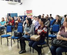 Assistente Social da sede Cascavel da DPPR palestra no Programa Mesa Brasil