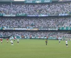 Partida entre Coritiba e Atlético Paranaense.