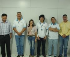 Da esquerda para direita: Helder Taguchi, juiz auxiliar; Willian Jorge de Oliveira, servidor do TJ-PR; Vania Maria Forlin, defensora pública; Ricardo Martins, servidor do TJ-PR; Moacir Antônio Dala Costa, juiz; e Octacílio Sacerdote Filho, promotor de Justiça.