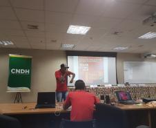 Seminário violência letal contra população de rua formula propostas que enfrentam genocídio.