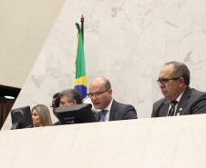 Novos defensores públicos estaduais tomam posse no Paraná