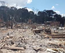 Destroços causados pelo incêndio.