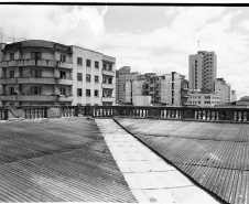 Terraço do edifício Hauer antigamente. Acervo da Casa da Memória / Diretoria do Patrimônio Cultural / Fundação Cultural de Curitiba