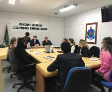 Mesa de reunião do Grupo de Trabalho