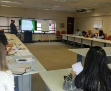 NUDIJ ministra em atividade de formação sobre crianças migrantes. 