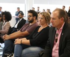 A cerimônia contou com aproximadamente 60 pessoas 