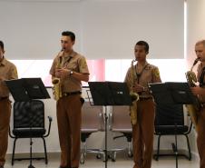 A Banda de Música da Polícia Militar executou o Hino Nacional Brasileiro e o Hino do Paraná