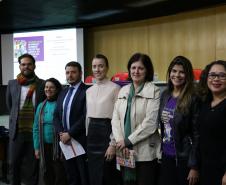 Da esquerda para a direita, o deputado estadual, Goura, a socióloga e palestrante, Ligia Aparecida Corrêa Cardieri, o defensor público e representante da ADEPAR, dr
