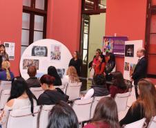 Na ocasião de lançamento da exposição, a curadora e defensora pública do Espírito Santo, Mariana Sobral, comentou sobre como o rompimento das barragens atinge as mulheres que vivem nas redondezas 