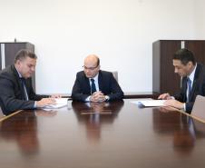 Visita institucional do presidente do TJPR, Des. Adalberto Jorge Xisto Pereira, e do juiz auxiliar da presidência, dr. João Manasses.