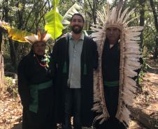 A cerimônia aconteceu na Terra Indígena Pinhalzinho, localizada no município de Tomazina, e contou com dez formandos(as).
