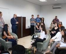 Alunas e alunos da PUCPR Toledo durante a fala do defensor público-geral, dr. Eduardo Abraão.
