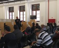 Usuários da DPE-PR recebem palestras sobre dependência química