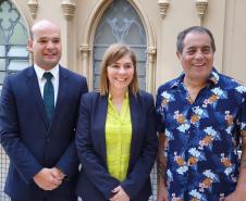 Da esquerda para direita: o defensor público-geral, dr. Eduardo Abraão; a presidente da Fundação Cultural de Curitiba, Ana Cristina de Castro; e o diretor artístico do Natal em Curitiba, Edson Bueno.