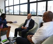 Defensor público-geral do Estado do Paraná, Dr. Eduardo Pião Ortiz Abraão, recebeu em seu gabinete o coordenador de Tratamento e Análise da Superintendência Geral de Diálogo e Interação Social, Denilton Laurindo.