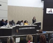 Na última quinta-feira (23), a defensora pública de Guarapuava, Mariela Reis Bueno, participou da Audiência Pública sobre a Educação Infantil em Tempo Integral que aconteceu na Câmara de Vereadores da cidade.
