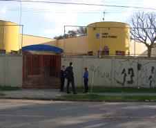 No local existe um Centro Municipal de Educação Infantil (CMEI) que está desativado.