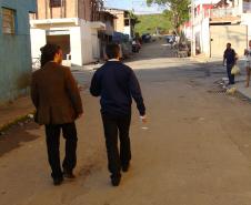 Durante a visita, os defensores conheceram os serviços públicos disponíveis à população local e tiveram a oportunidade de conversar com alguns moradores.