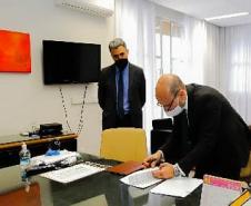 DPE-PR assina termo de cooperação com TRE-PR