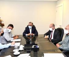 DPE-PR assina termo de cooperação com TV Paraná Turismo e CNT.