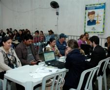 Nos dois dias de evento, foram realizados mais de cem atendimentos, entre orientações jurídicas, encaminhamentos sociais e ações de divórcio consensual. 