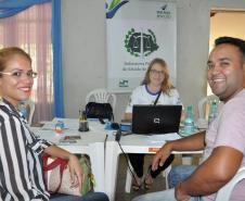 O técnico em aquecimento solar Odair Menino e a dona de casa Patrícia Alexandrino foram atendidos pela Defensoria Pública. Eles aproveitaram o Mutirão para oficializar o divórcio. “A gente estava separado há quatro anos, mas não tinha feito o divórcio e agora deu certo para legalizar a situação e cada um seguir com a vida”, disse ele.
