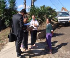 Em junho, a Defensoria esteve presente na Vila Joanita, em Curitiba, local atingido por uma forte enchente no início do mês. Na ocasião, o defensor público conversou com moradores, que apresentaram as dificuldades enfrentadas pela comunidade em casos de chuvas fortes.