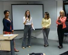 A ouvidora da DPPR, Santa de Souza, a presidente da ADEPAR, Thaísa de Oliveira, a defensora pública do GT de Promoção e Defesa dos Direitos da Mulher Martina Reiniger e a diretora da EDEPAR, Andrea Miranda.