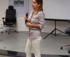 A seguir, psicólogos, estudantes, assistentes sociais, defensores, professores, advogados e estagiários puderam conversar sobre o tema.