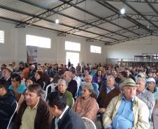 Defensoria participa de entrega de documentação a agricultores.