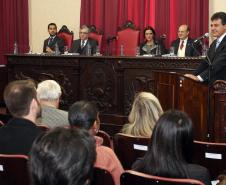 Defensoria Pública.O governador Beto Richa, fala durante a solenidade que sancionou a lei que cria a Defensoria Pública no Esatado do Paraná.Curitiba, 19-05-11Foto: Arnaldo Alves / AENotícias.