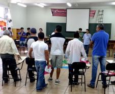 Participantes do curso com comunidades tradicionais reúnem-se em Curitiba para conhecer melhor seus próprios direitos.