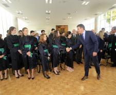 O governador Beto Richa empossa nesta terça-feira, no Palácio Iguaçu, os trinta e seis novos defensores públicos que irão reforçar o atendimento da Defensoria Pública do Paraná