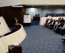 O diretor da EDEPAR, Diego Martinez Fervenza Cantoario, falou aos novos defensores sobre o tema "O novo Código de Processo Civil e a tutela jurisdicional executiva das obrigações de fazer e não fazer".