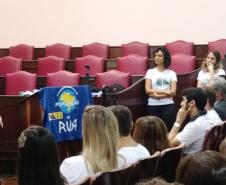 Representantes que defendem o direito à igualdade de gênero também estiveram presentes.