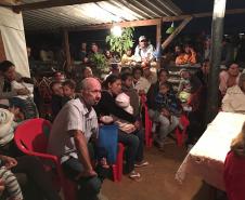 Moradores da comunidade Bubas, em Foz, participaram de audiência pública com os defensores.