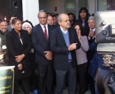 Foi inaugurada na manhã desta quarta-feira (15) a Casa da Mulher Brasileira. A solenidade contou com a presença do defensor público-geral da DPPR, Sérgio Parigot de Souza, e autoridades do Ministério Público, Tribunal de Justiça, Prefeitura de Curitiba e Governo do Estado, além de vereadores, deputados e representantes de movimentos sociais. 