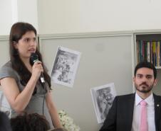A defensora pública Pietra Carolina Previate e o defensor público Thiago Magalhães Machado durante a cerimônia de inauguração do espaço.