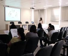 A equipe multidisciplinar da Defensoria em Cianorte realizou palestras com profissionais que vão lidar com os autores de violência doméstica.