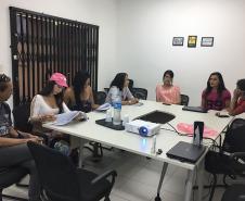 Em Paranaguá, reuniram-se na sede da Defensoria Pública um grupo de pessoas trans, defensores públicos e representante do Ministério Público.