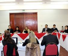Encontro em Curitiba reúne mais de vinte representantes das Defensorias Públicas do país.