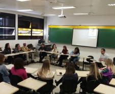 No último sábado (7), o NUCIDH participou ainda de uma reunião de pré-capacitação com os estudantes da UP selecionados para integrar o projeto, além de representantes das organizações Transgrupo Marcela Prado, Grupo Dignidade e Associação Cultural de Negritude e Ação Popular dos Agentes de Pastoral de Negros (ACNAP).