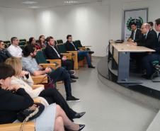 Eduardo Abraão apresentou a nova equipe de administração em uma reunião que contou com a presença de membros e servidores da Defensoria.