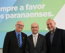 Governador dá posse ao novo defensor-geral do Estado do Paraná.