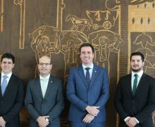 Governador dá posse ao novo defensor-geral do Estado do Paraná.