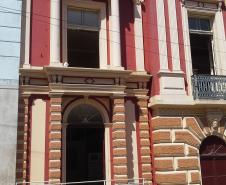 Entrada para a sede da Defensoria Pública.