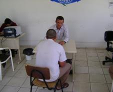 Regularmente é feito o atendimento pessoal àqueles que ingressam no sistema penitenciário, quando profissionais da equipe explicam ao preso a sua situação processual – prazos, benefícios cabíveis, etc. – e como deve transcorrer o cumprimento de sua pena.